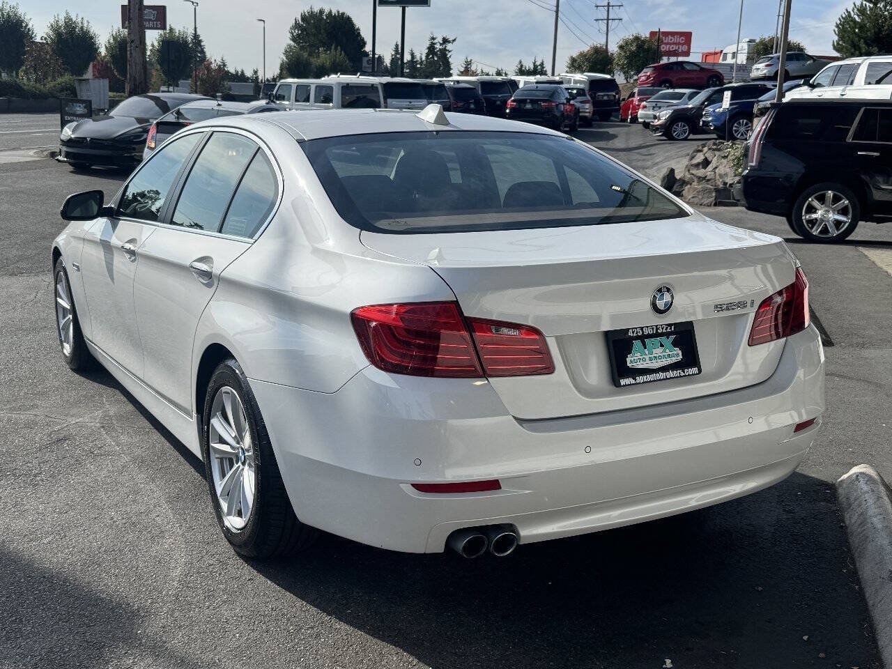 Used 2015 BMW 528i Sedan RWD image 4