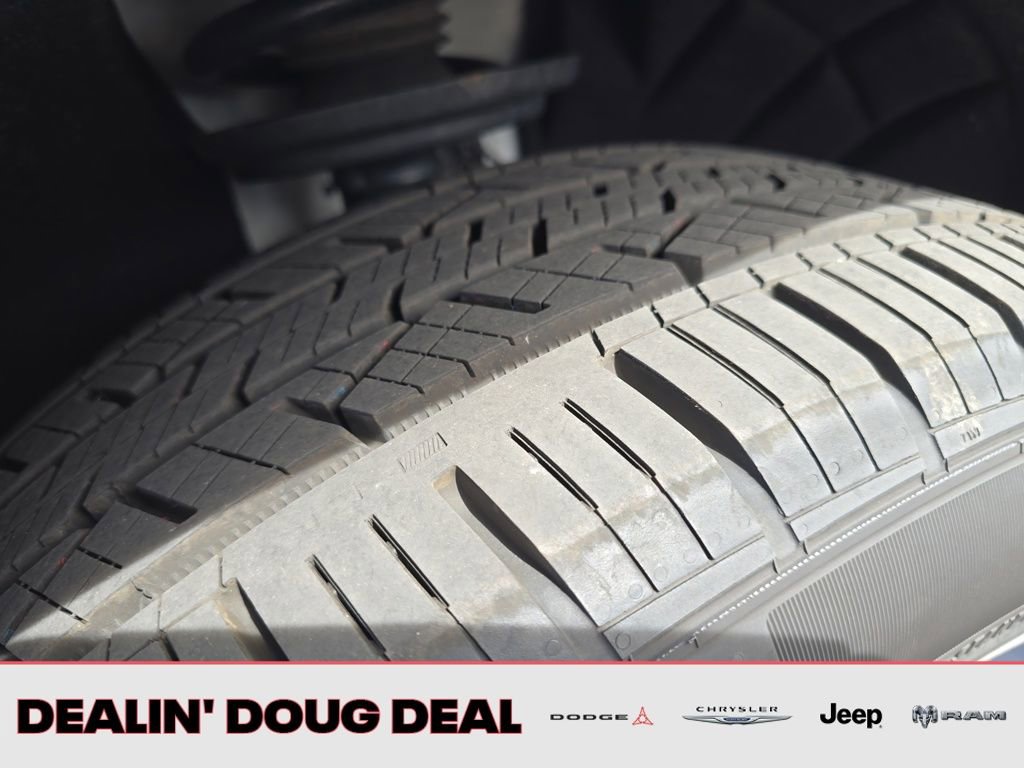 Used 2020 GMC Acadia SLT w/ Premium Package image 29