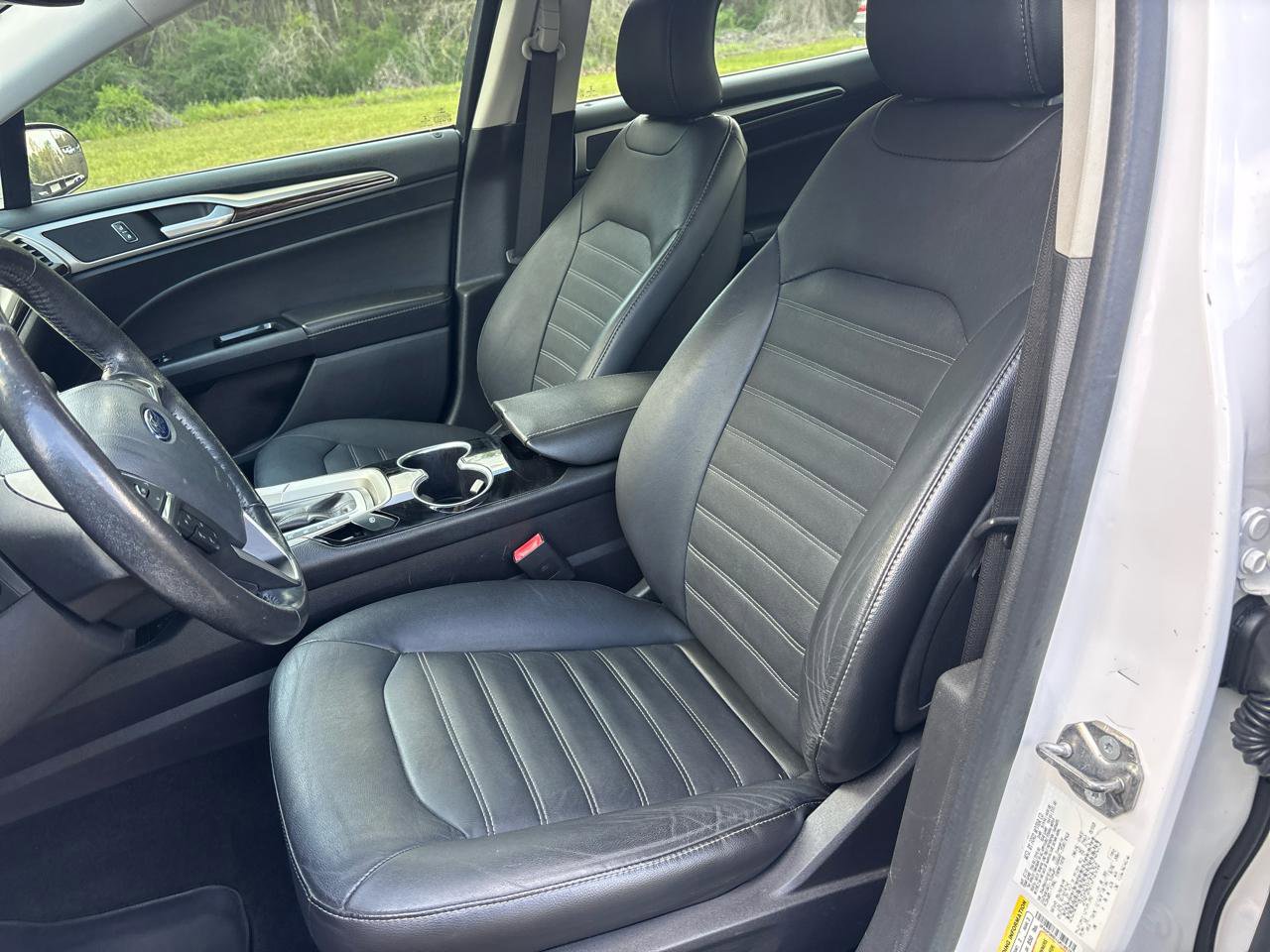 Used 2016 Ford Fusion SE w/ Equipment Group 202A image 10