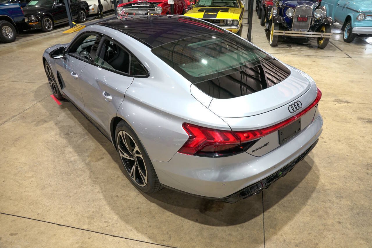 Used 2022 Audi e-tron GT Premium Plus w/ Performance Package AWD/4WD image 16