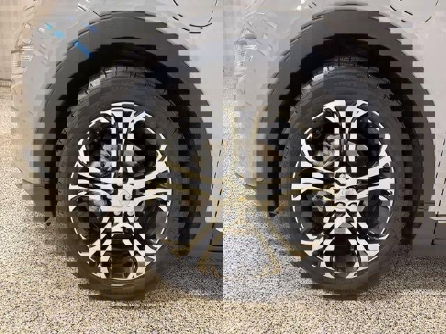 Used 2020 Chevrolet Bolt Premier w/ Infotainment Package image 36