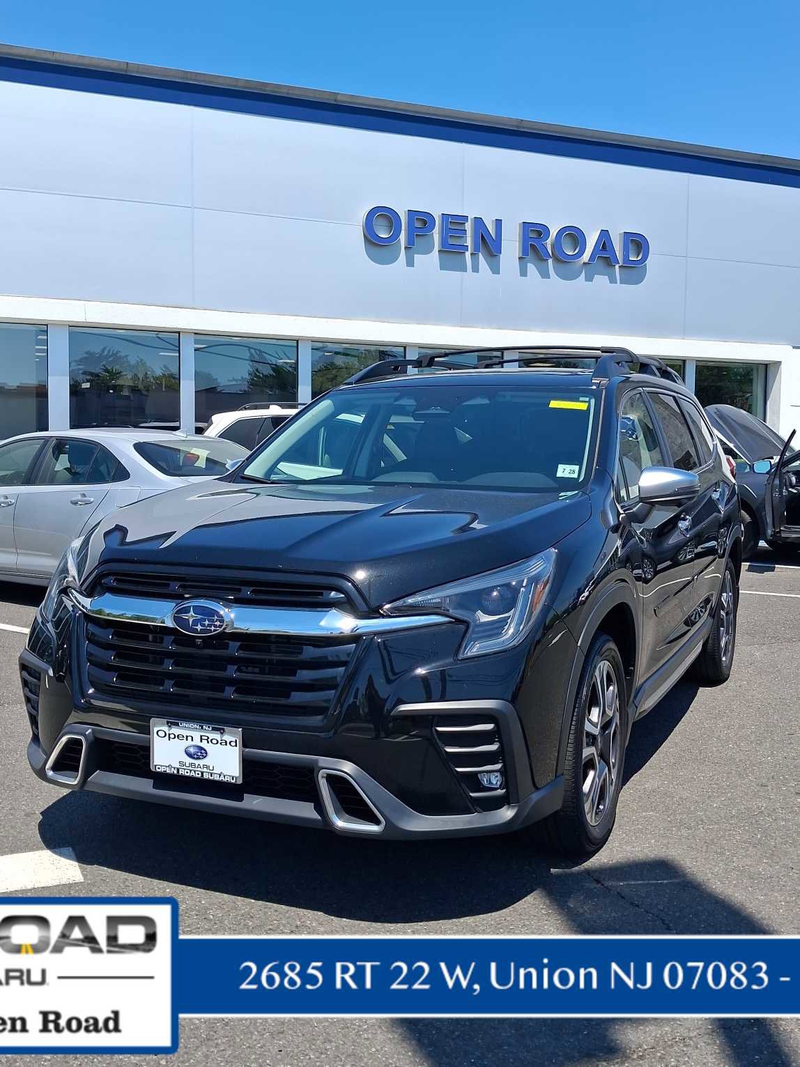 Used 2023 Subaru Ascent Touring AWD/4WD image 1