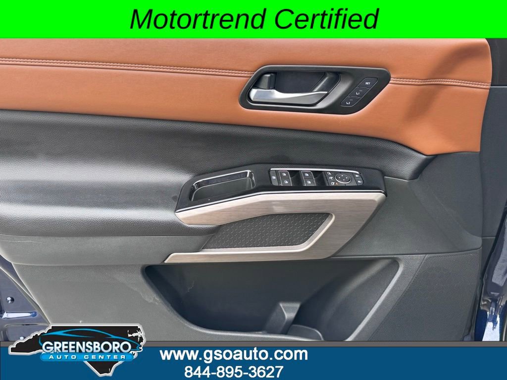 Used 2022 Nissan Pathfinder Platinum w/ Cargo Package AWD/4WD image 23