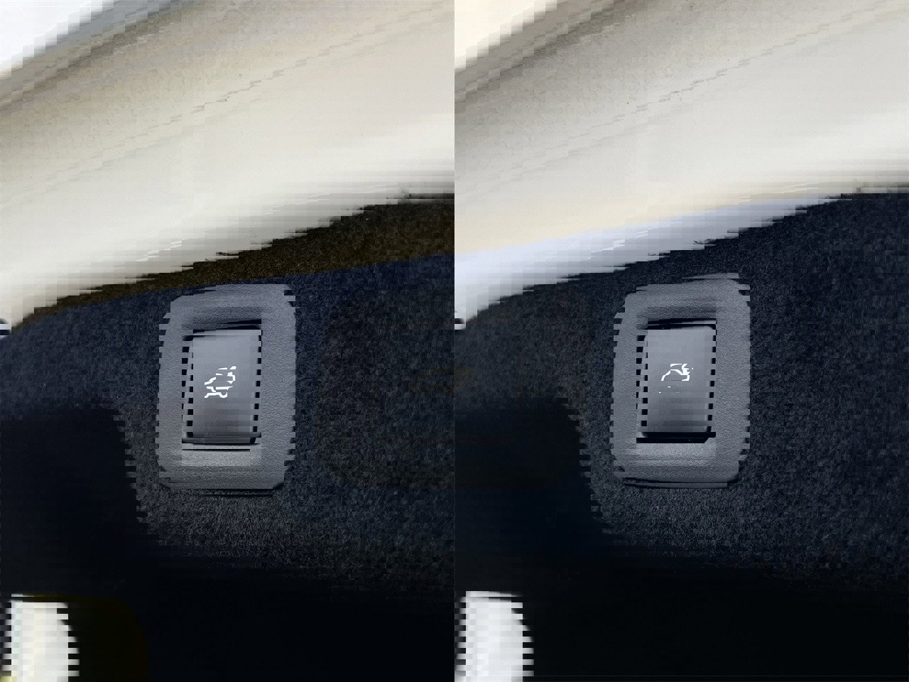 Used 2021 Lexus LS 500 F Sport w/ Accessory Package (Z2) image 30