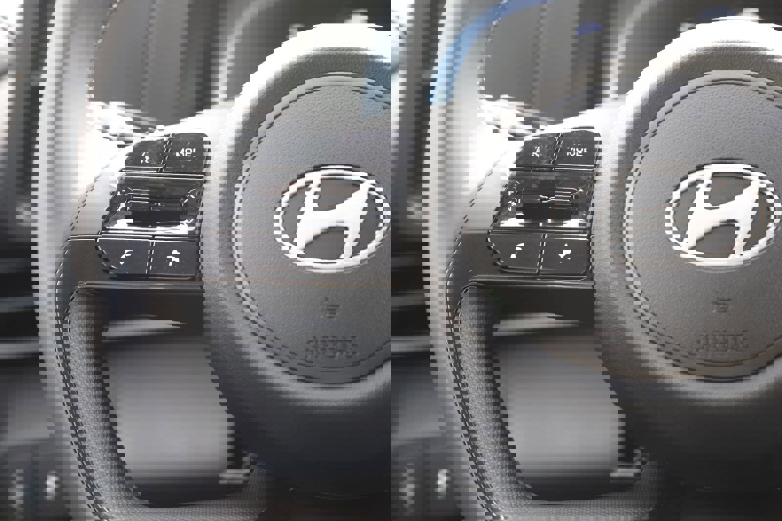 New 2025 Hyundai Elantra Sport image 18