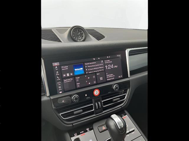 Used 2023 Porsche Macan AWD/4WD image 16