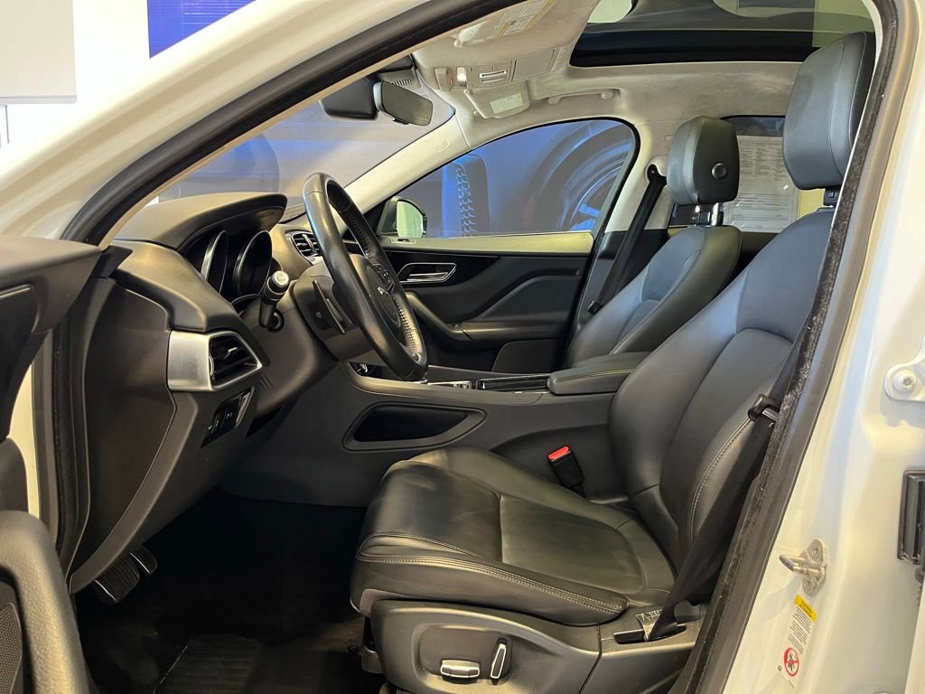 Used 2019 Jaguar F-PACE Premium AWD/4WD image 2