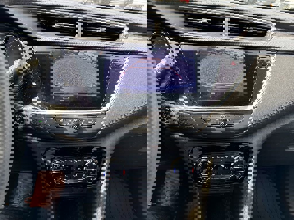 Used 2023 Buick Encore GX Essence w/ Experience Buick Package image 15