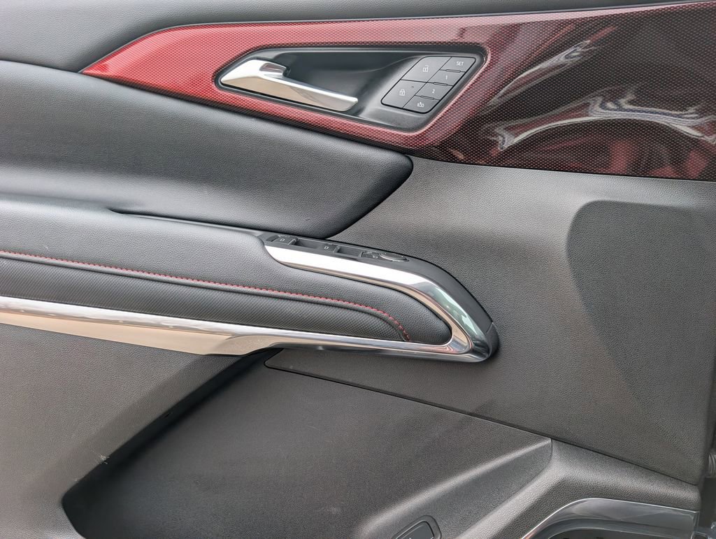 Used 2025 Chevrolet Traverse RS w/ LPO, Floor Liner Package image 14