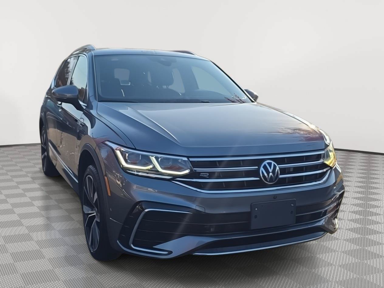 Used 2023 Volkswagen Tiguan SEL R-Line AWD/4WD image 3
