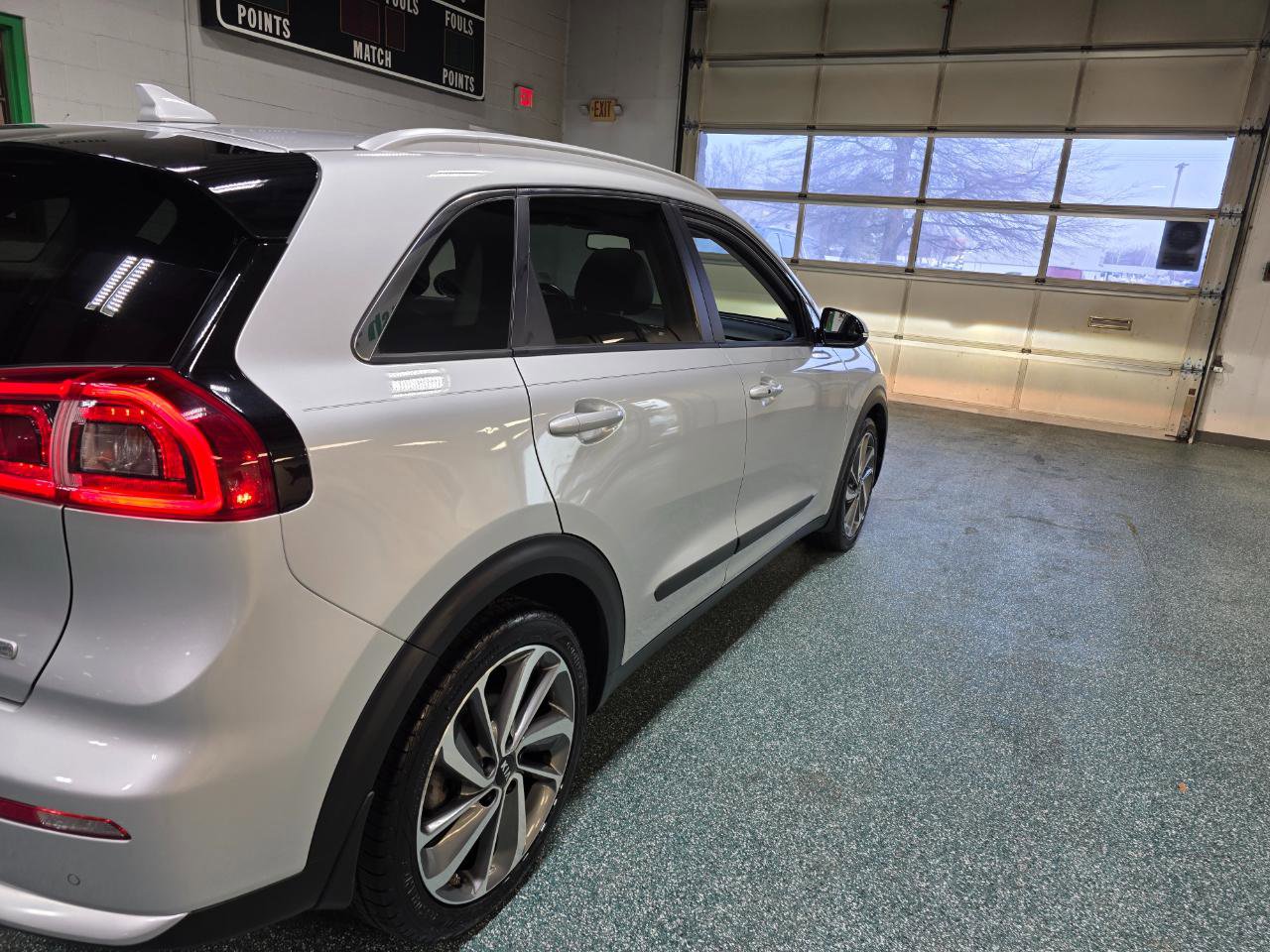 Used 2018 Kia Niro Touring image 7