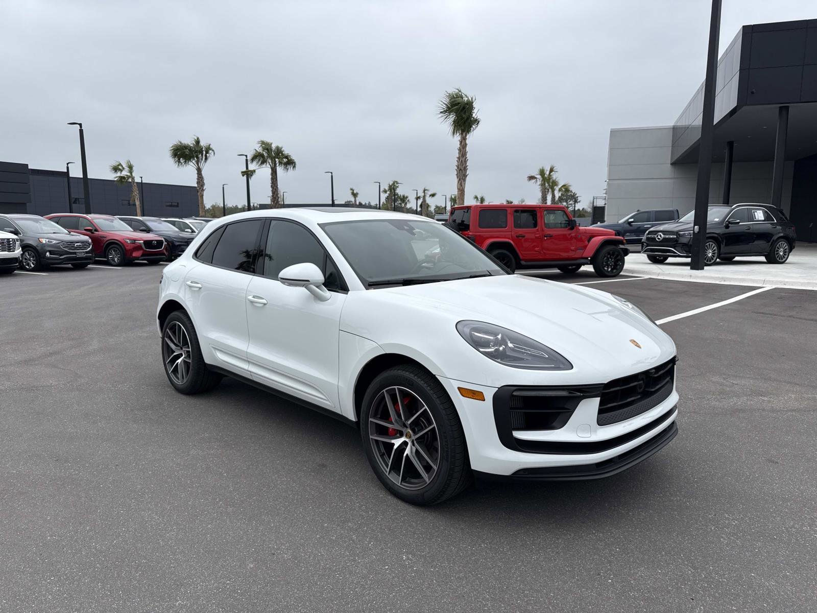 Used 2024 Porsche Macan S image 1