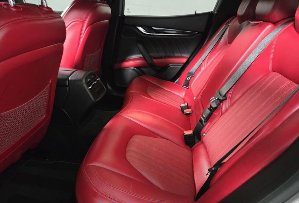 Used 2021 Maserati Ghibli S image 9