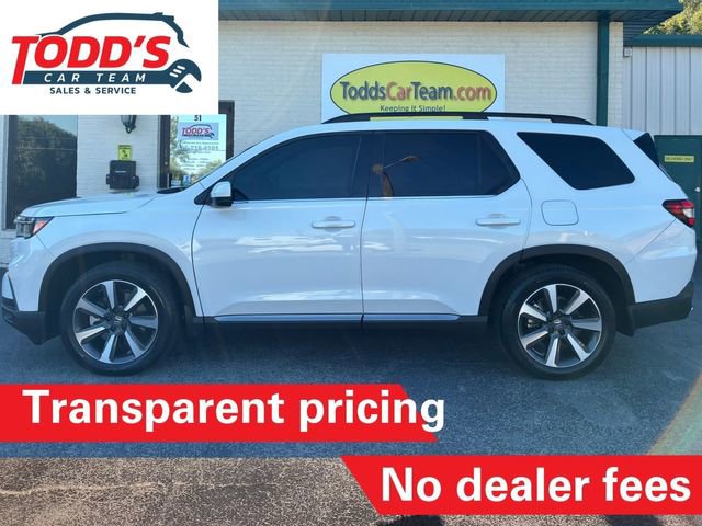 Used 2023 Honda Pilot Touring image 2