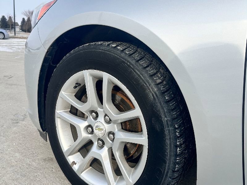 Used 2015 Chevrolet Malibu LT w/ Power Convenience Package image 9