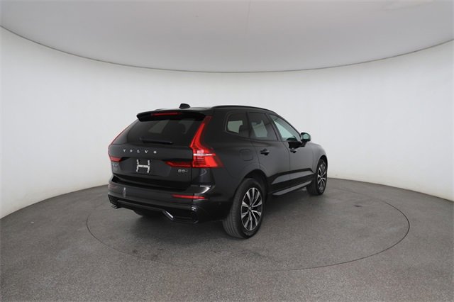 Used 2023 Volvo XC60 B5 Plus image 18