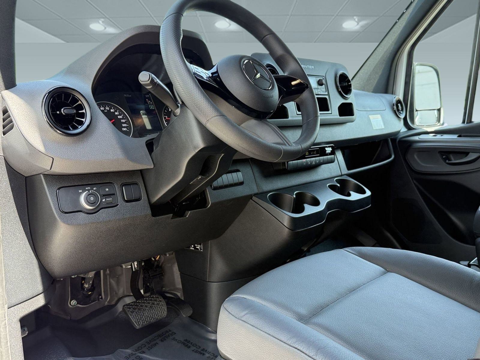 New 2025 Mercedes-Benz Sprinter 2500 image 4