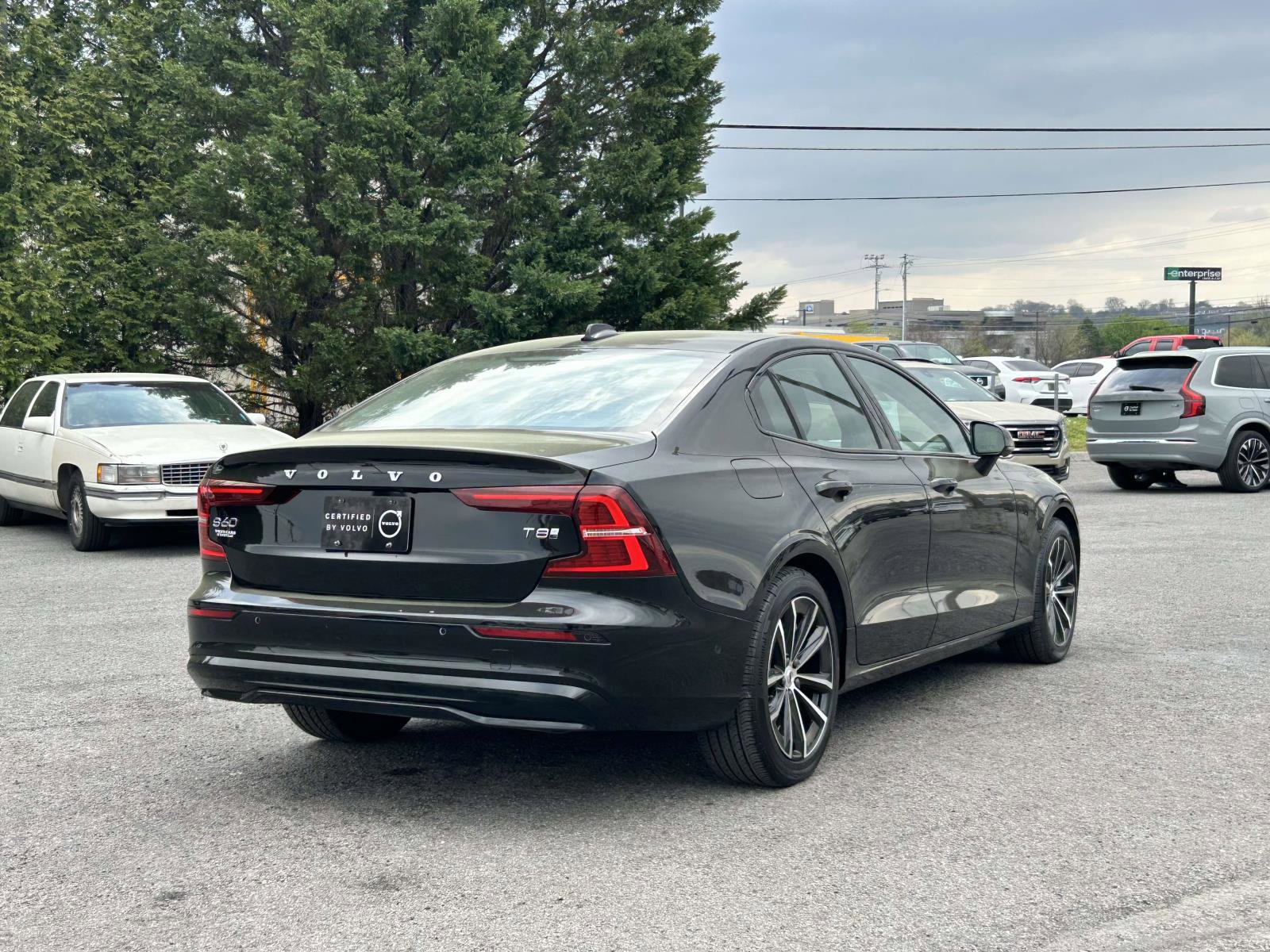 Certified 2025 Volvo S60 T8 Plus AWD/4WD image 3