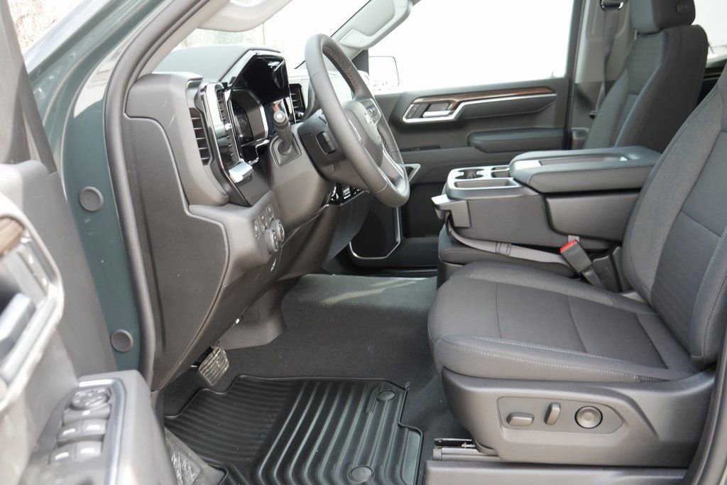 New 2026 Chevrolet Silverado 1500 LT image 8