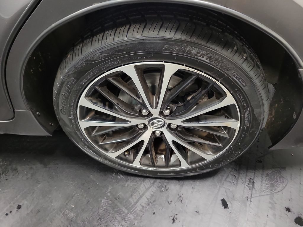 Used 2019 Toyota Camry SE FWD image 10