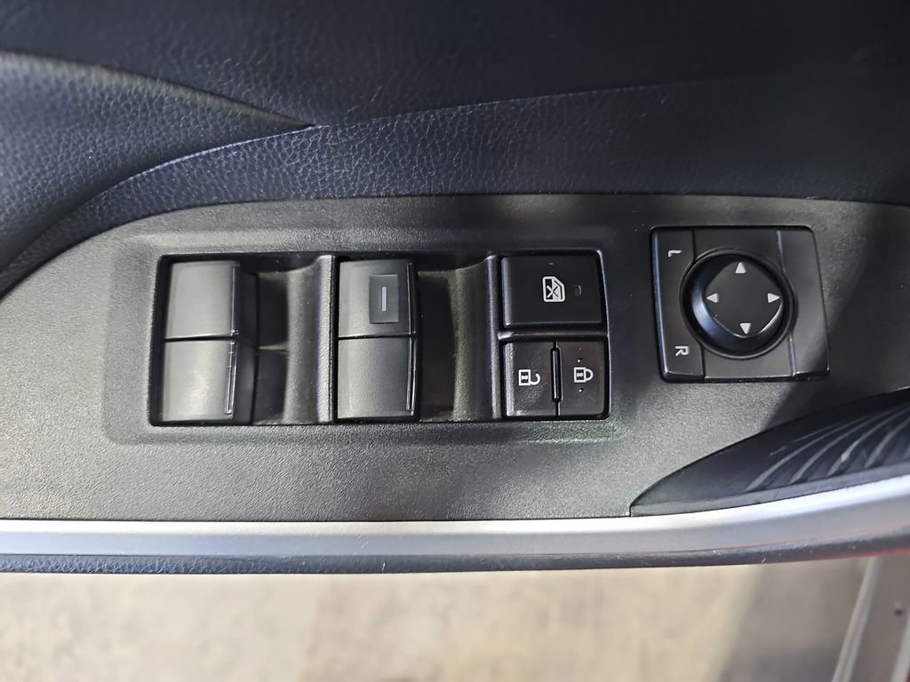 Used 2024 Toyota RAV4 LE AWD/4WD image 27