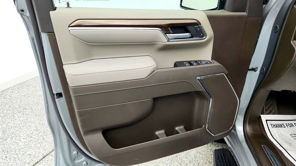 Used 2025 Chevrolet Silverado 1500 LT image 10