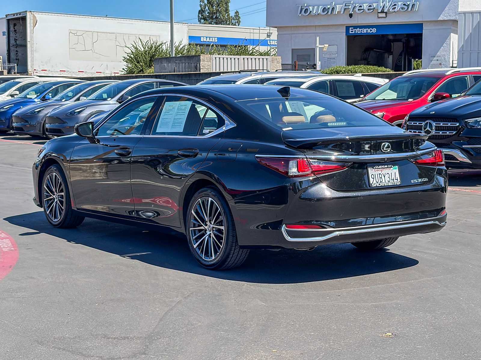 Certified 2024 Lexus ES 300h w/ Premium Package FWD image 2