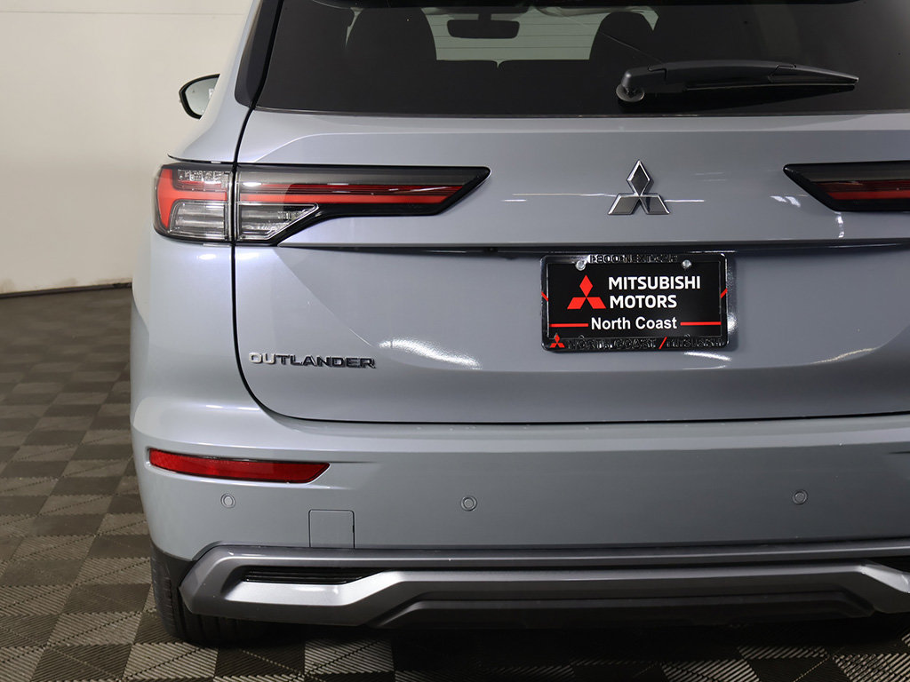 New 2026 Mitsubishi Outlander SE FWD image 17