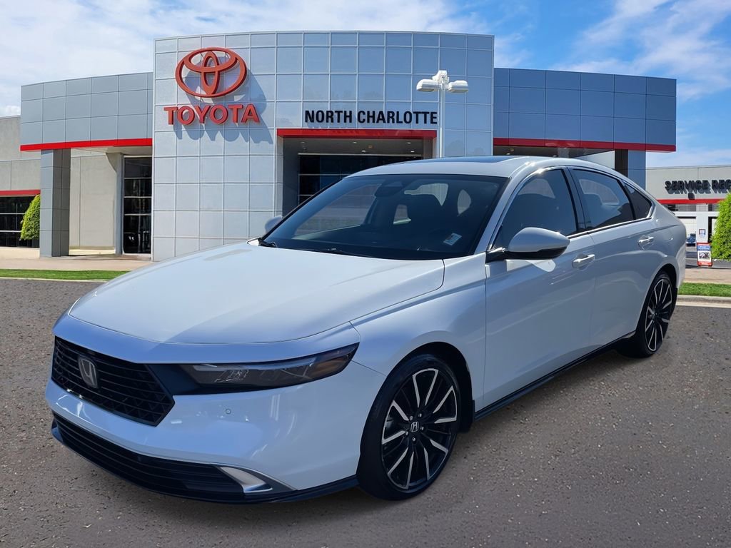 Used 2024 Honda Accord Touring image 6