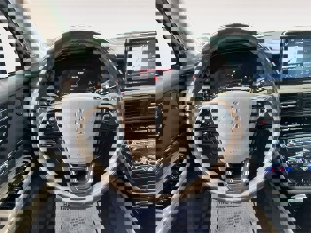 Used 2020 Lincoln Corsair Reserve w/ Equipment Group 201A image 12