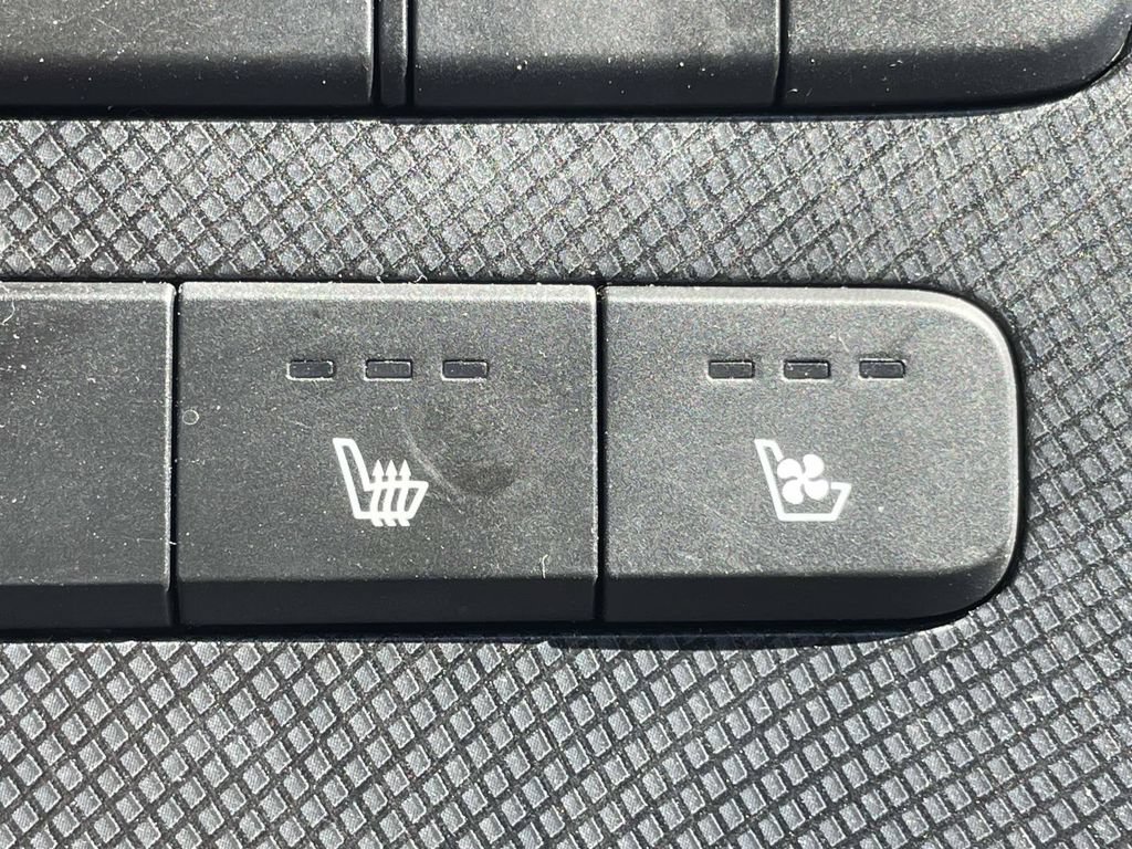 Used 2024 Hyundai Palisade Limited AWD/4WD image 19