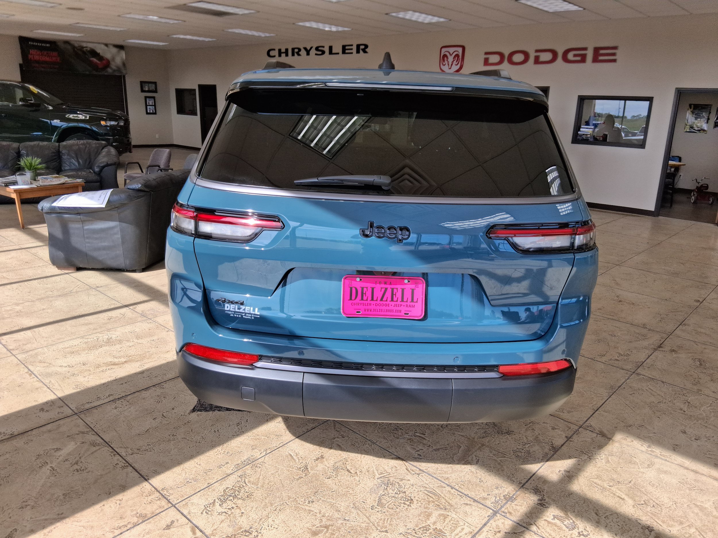 New 2026 Jeep Grand Cherokee L Limited w/ Limited Altitude Package AWD/4WD image 7