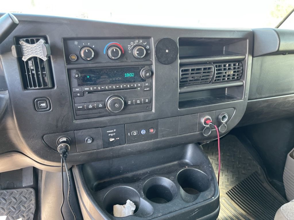 Used 2014 GMC Savana 2500 RWD image 10