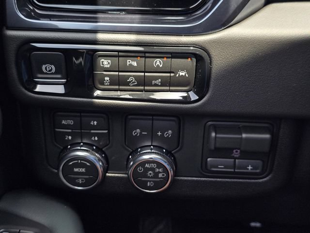 New 2026 GMC Yukon AT4 w/ AT4 Premium Plus Package AWD/4WD image 23