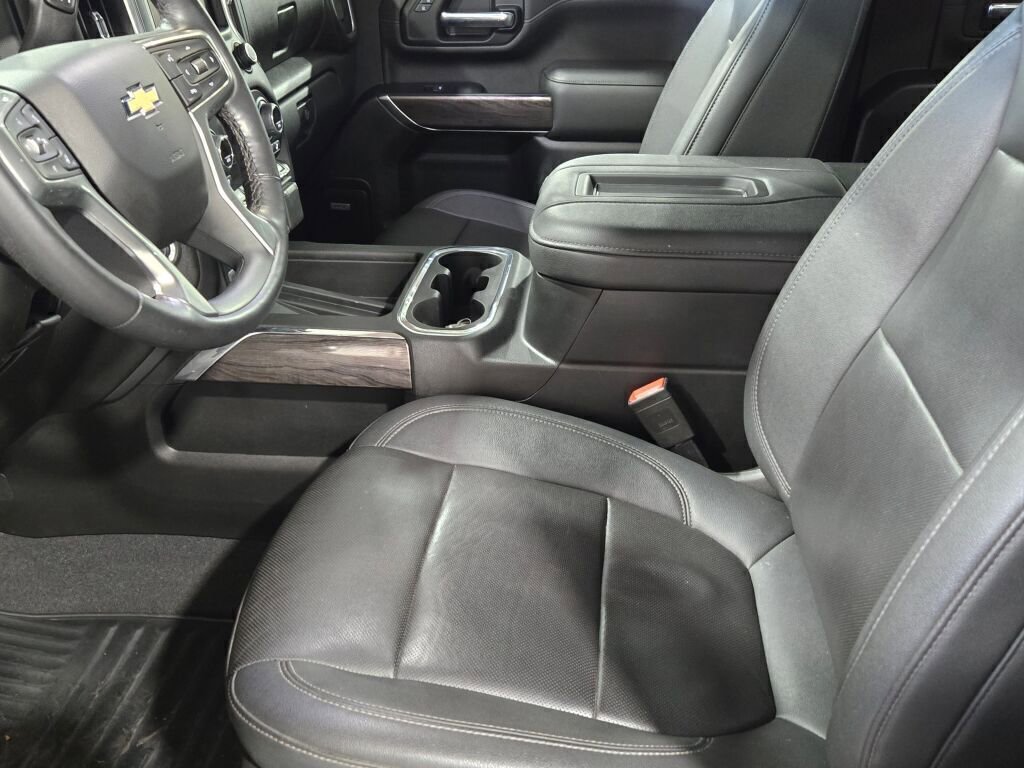 Used 2022 Chevrolet Silverado 3500 LTZ w/ LTZ Plus Package image 22