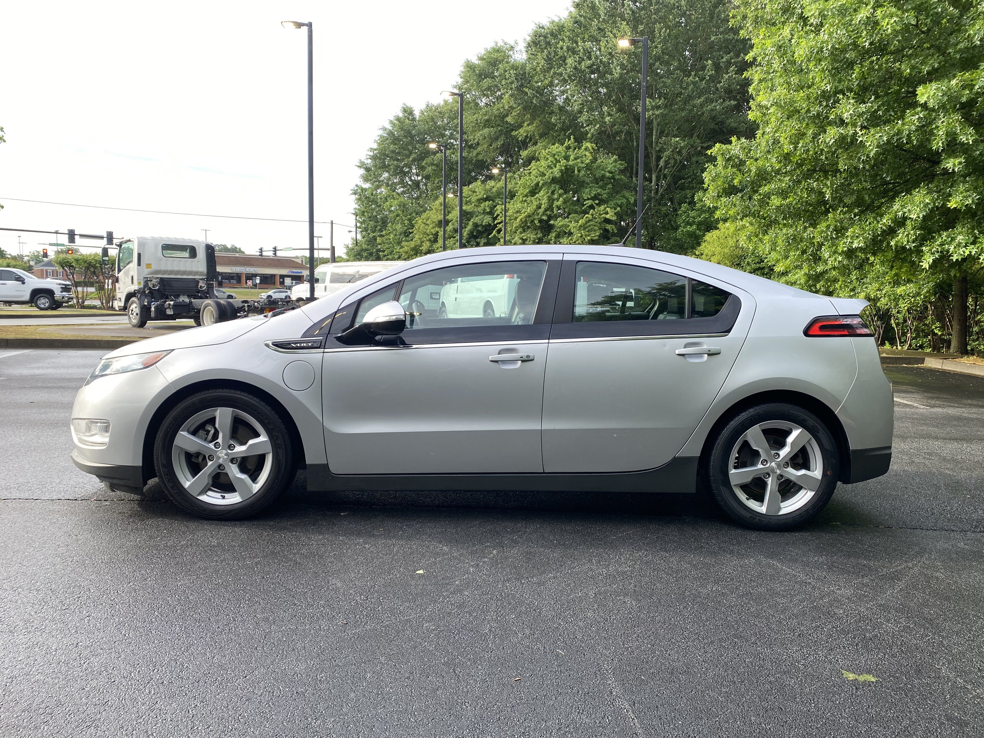 Used 2012 Chevrolet Volt Premium w/ Premium Trim Package FWD image 6