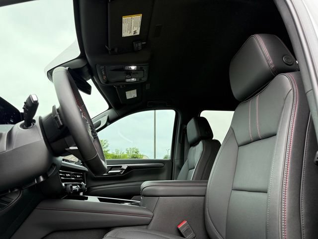 Used 2025 Chevrolet Suburban RST w/ Comfort Package RWD image 23