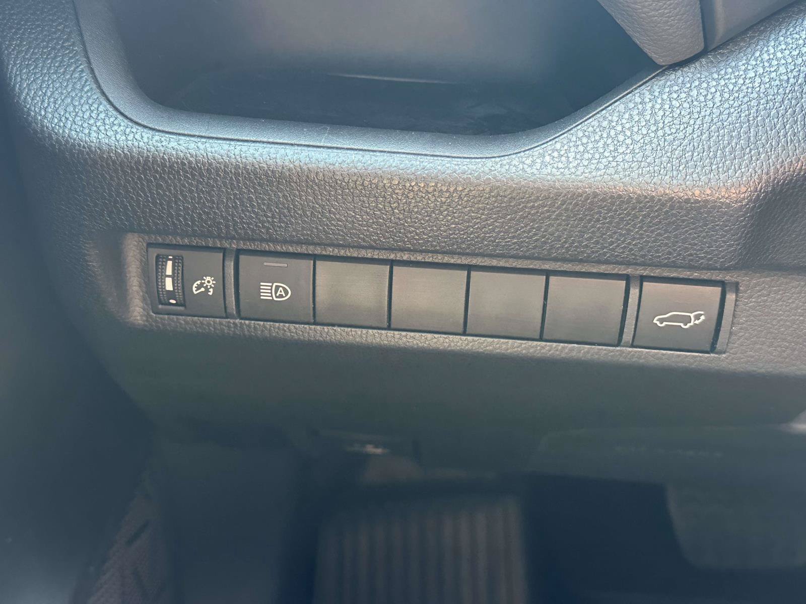 Used 2023 Toyota RAV4 XLE Premium FWD image 23