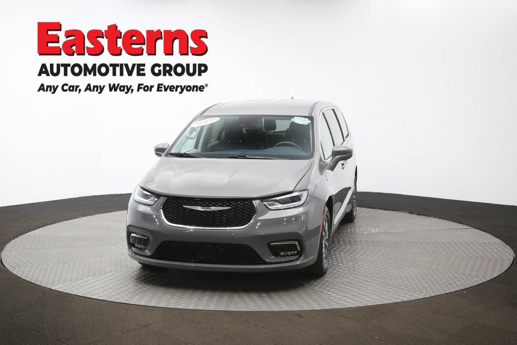 Used 2022 Chrysler Pacifica Touring-L image 54