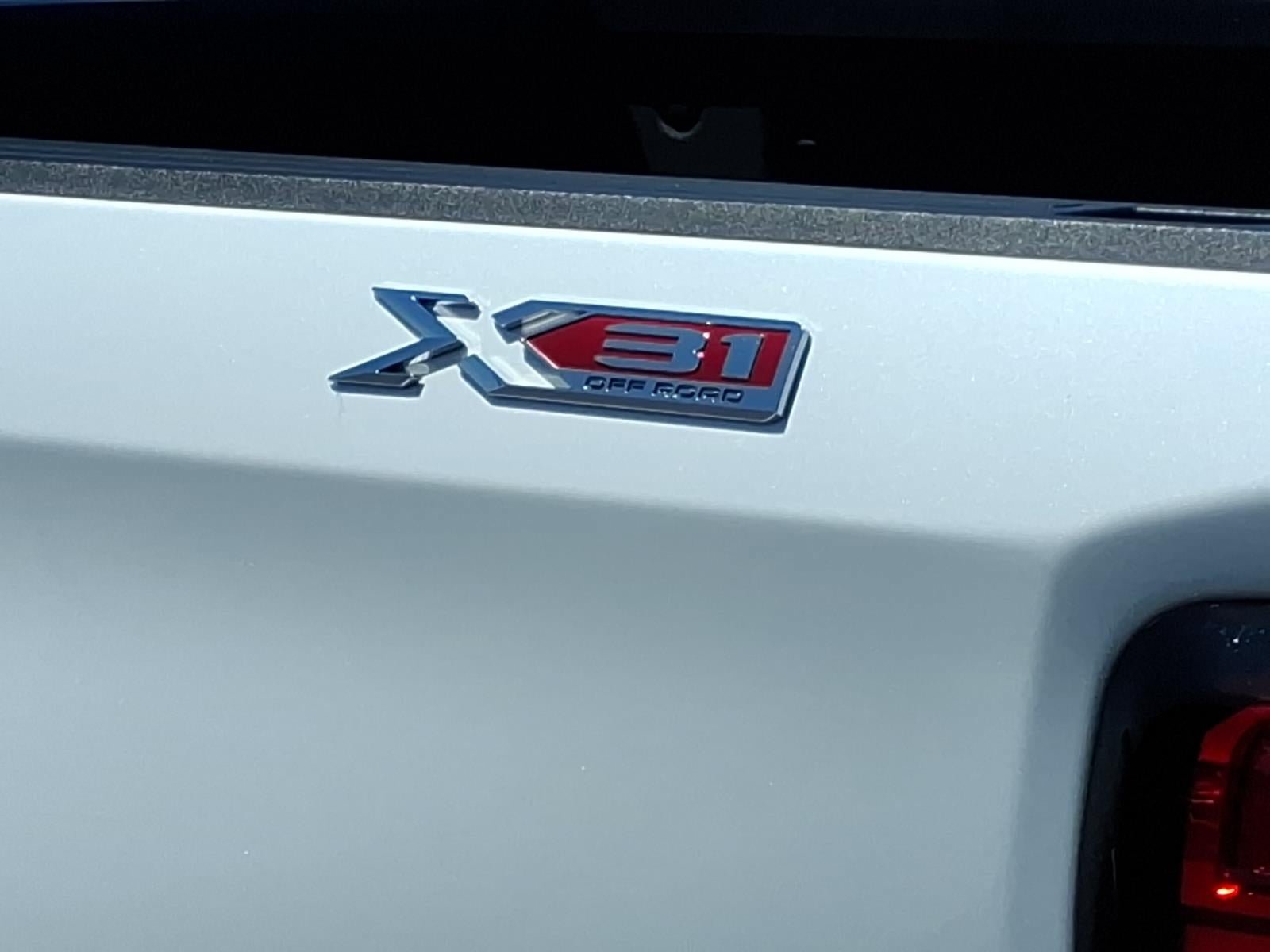 Certified 2022 GMC Sierra 1500 SLT w/ SLT Premium Plus Package AWD/4WD image 8
