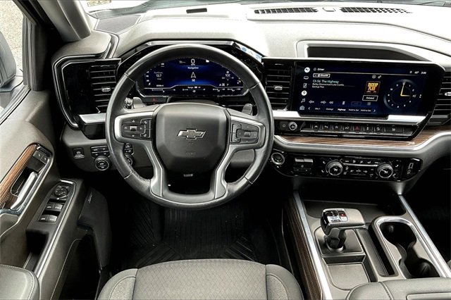 Used 2022 Chevrolet Silverado 1500 LT Trail Boss w/ Convenience Package II image 8