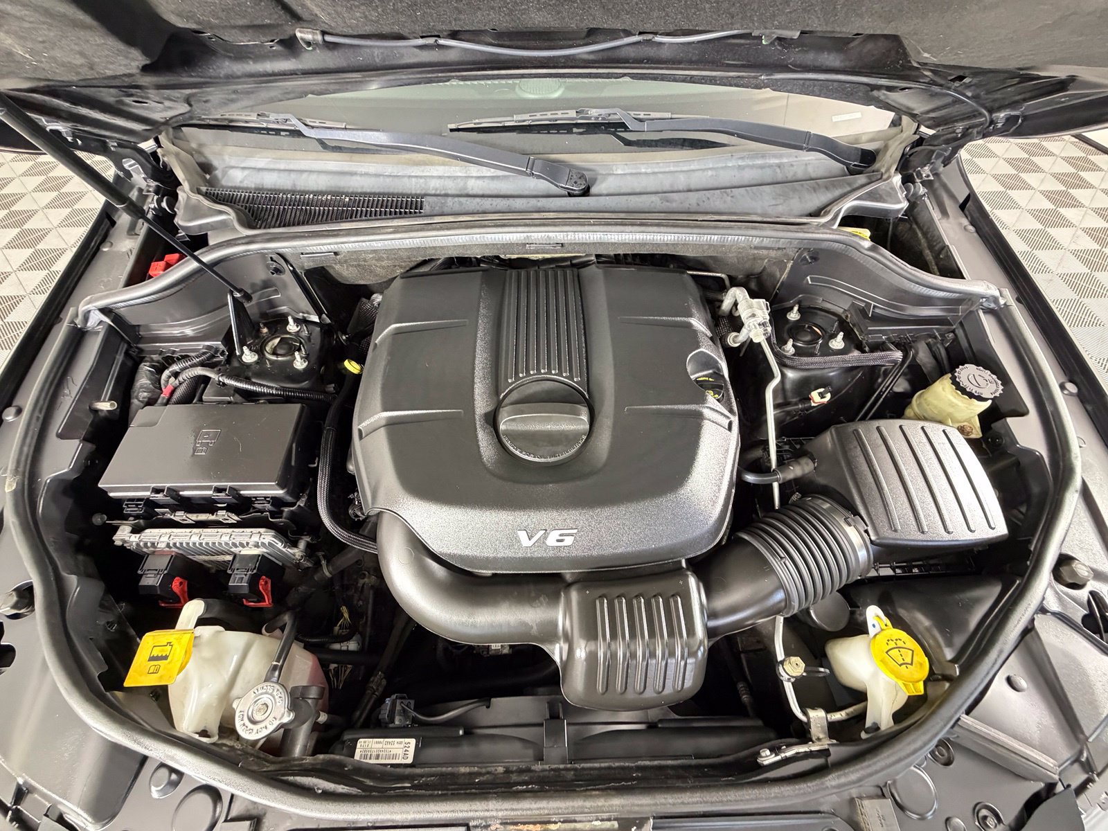 Used 2015 Jeep Grand Cherokee Altitude AWD/4WD image 25