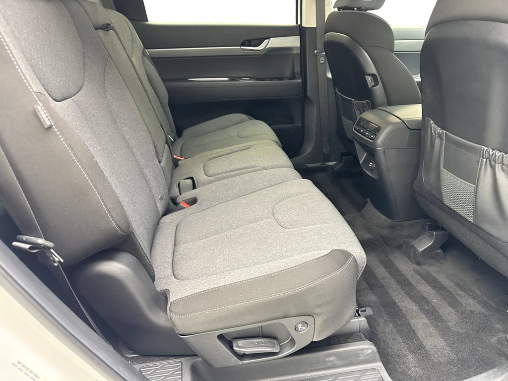 Used 2025 Hyundai Palisade SE FWD image 41
