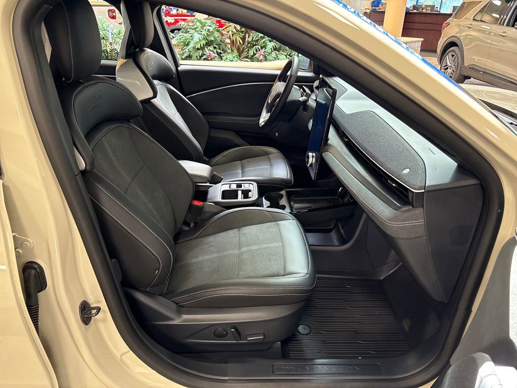 Certified 2025 Ford Mustang Mach-E GT image 5