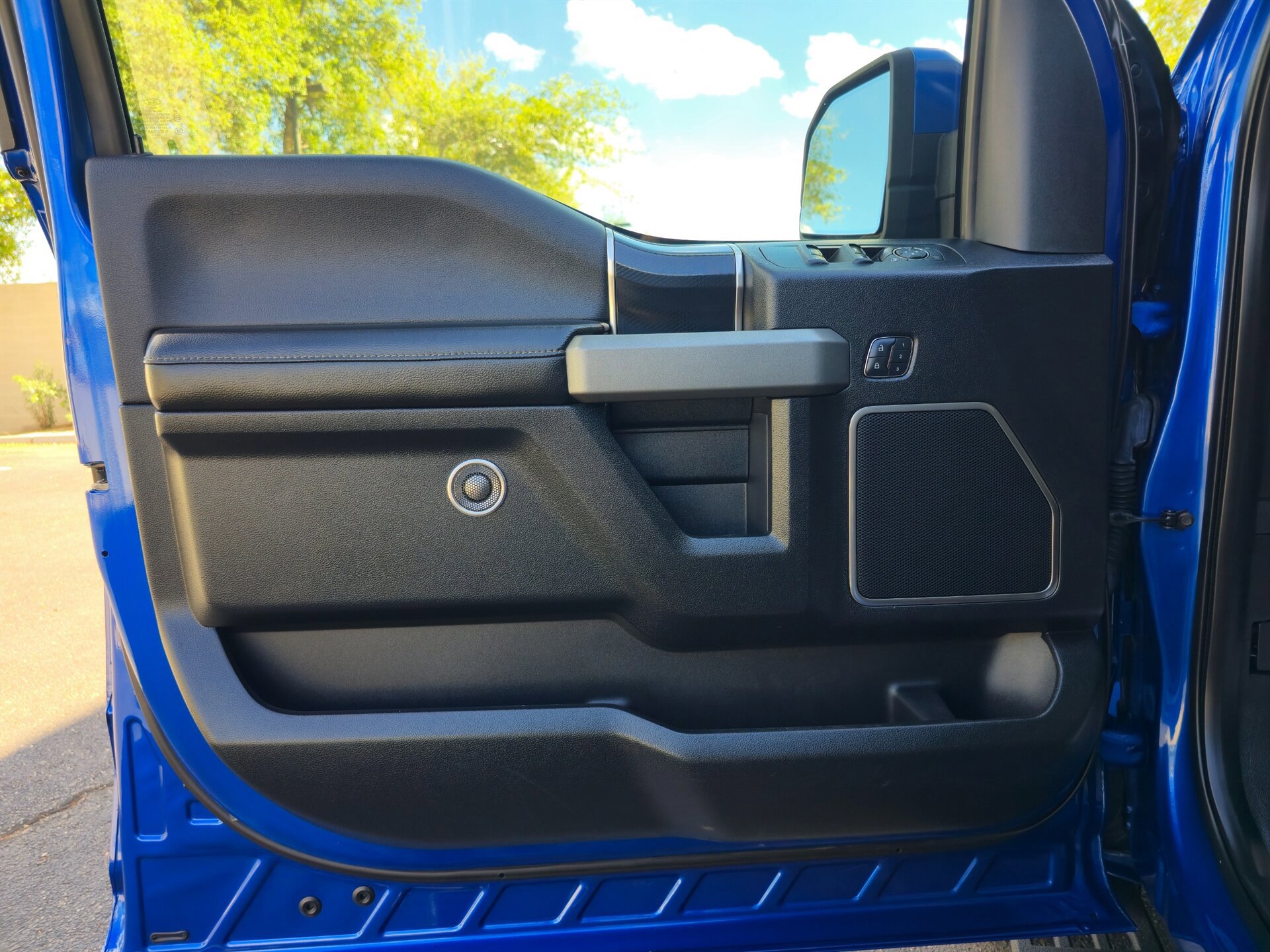 Used 2017 Ford F150 Raptor w/ Equipment Group 802A Luxury AWD/4WD image 12