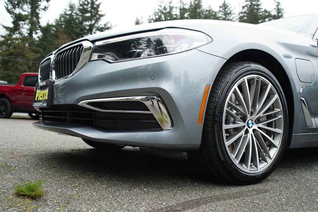 Used 2019 BMW 530e w/ Executive Package RWD image 30