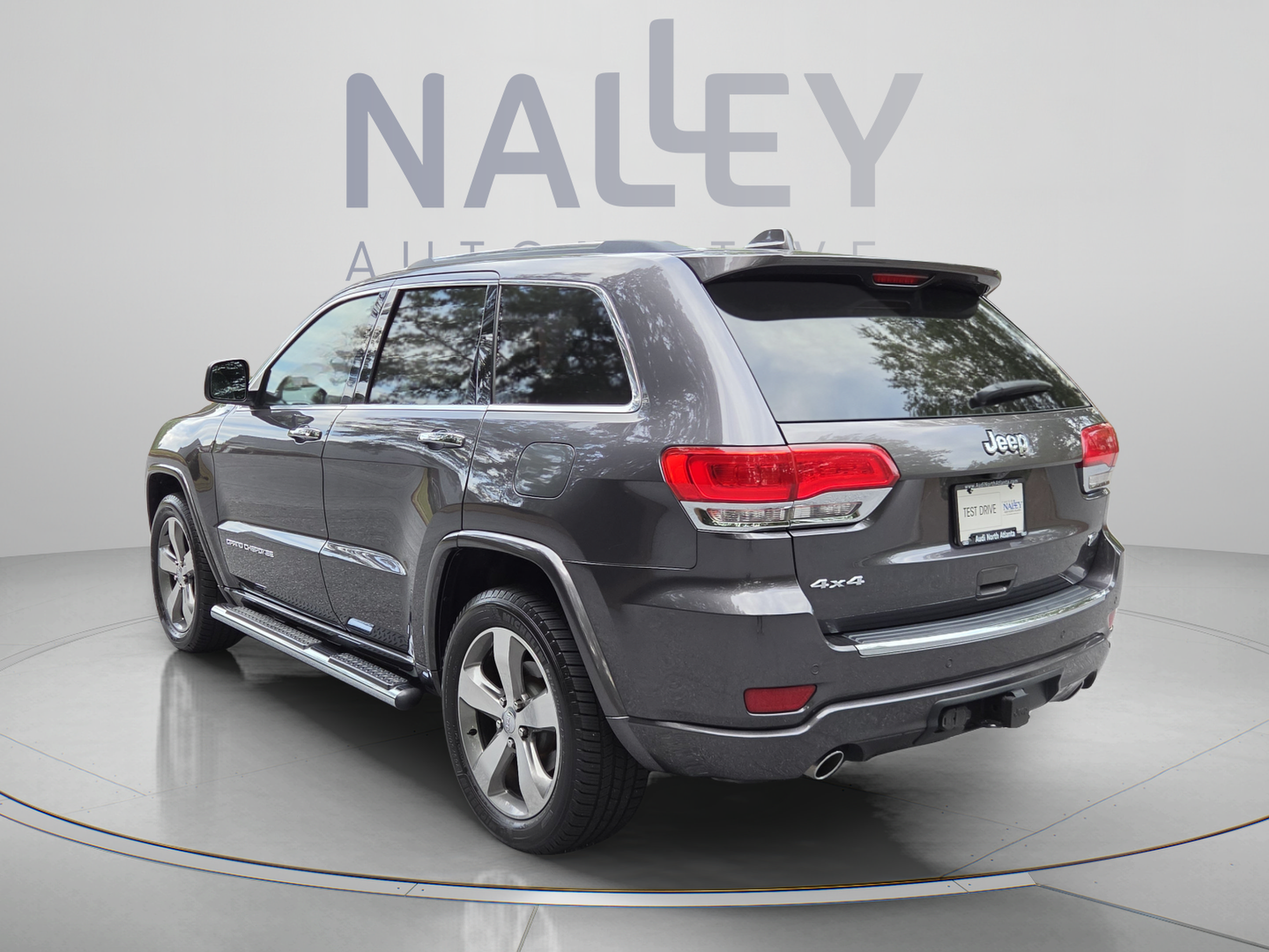 Used 2016 Jeep Grand Cherokee Overland w/ Advanced Technology Group AWD/4WD image 3