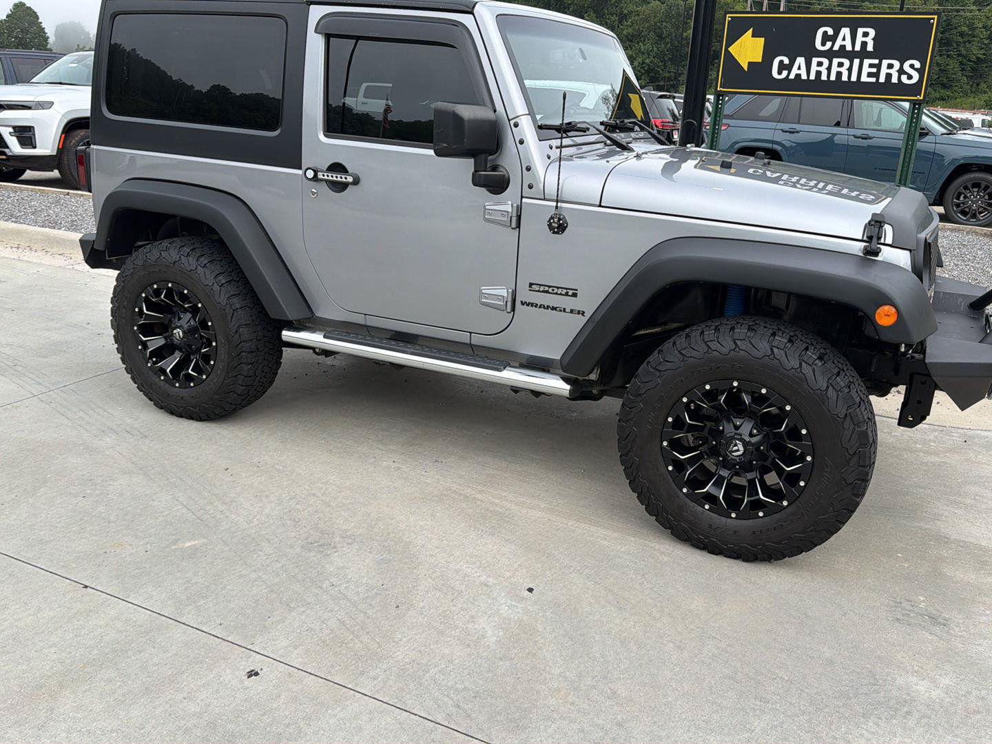 Used 2017 Jeep Wrangler Sport w/ Quick Order Package 24S AWD/4WD image 2