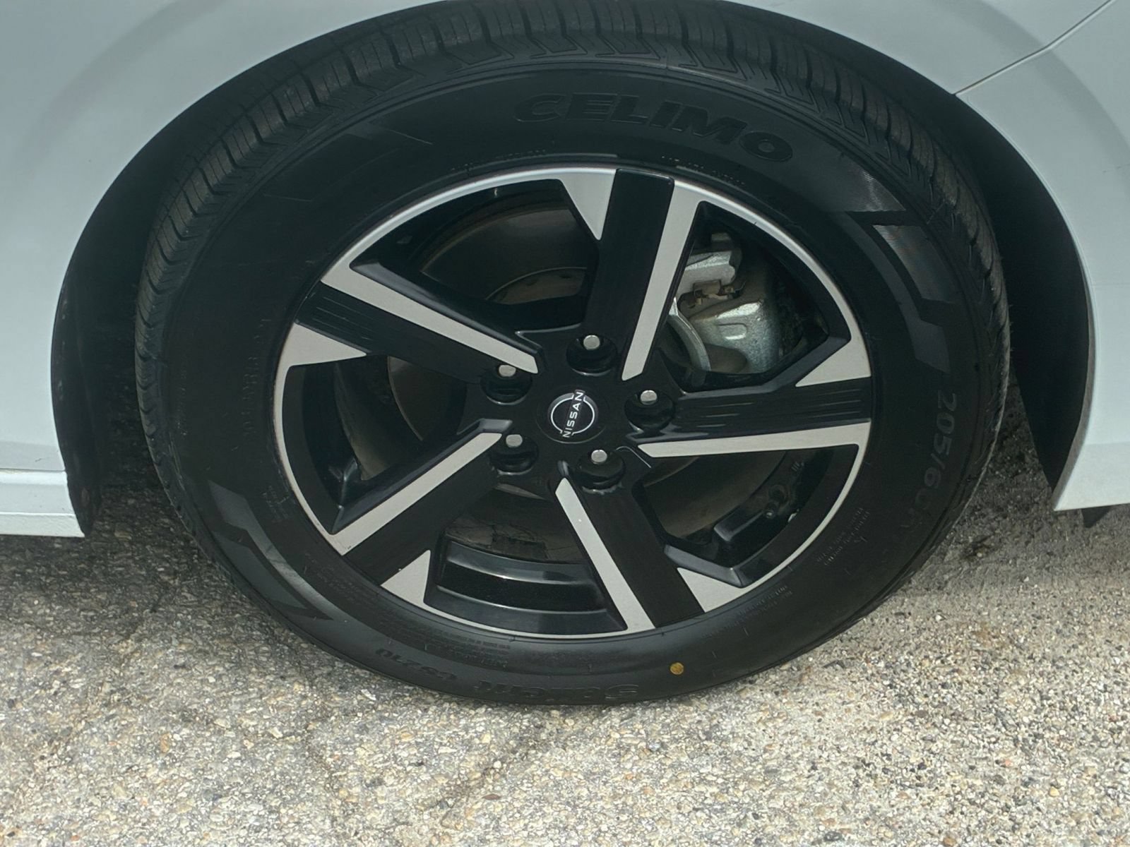Used 2025 Nissan Sentra SV FWD image 24