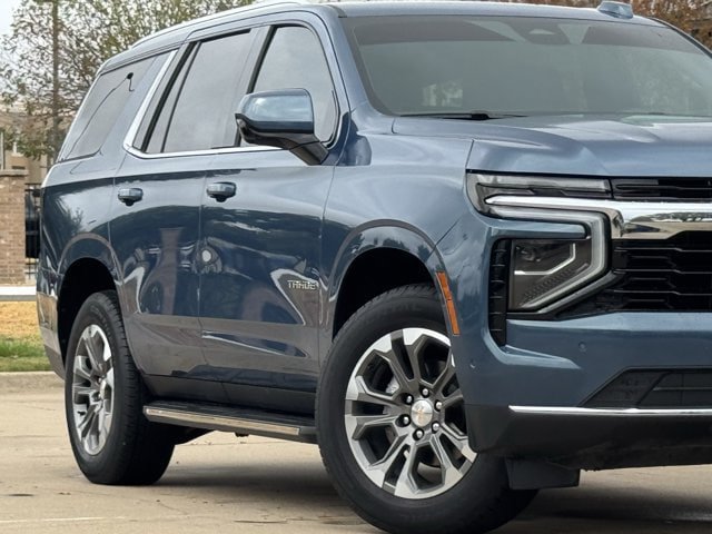 Used 2025 Chevrolet Tahoe LS AWD/4WD image 3